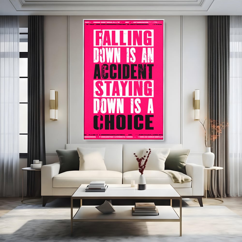 Tablou canvas cu tablou canvas cu citat motivational vertical, in rama de aluminiu argintiu, pe perete intr-un living